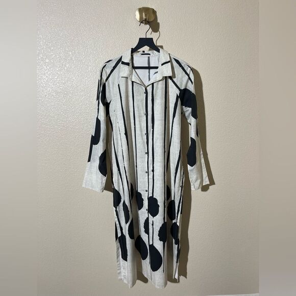 Sold - Picture 1 of 7